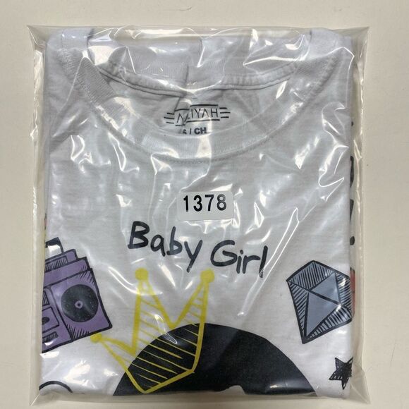 Aaliyah Women’s White Doodle Collage Graphic Shirt Sz S - Picture 9 of 9